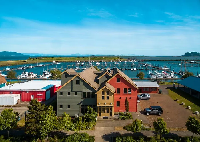 At The Helm Hotel Ilwaco