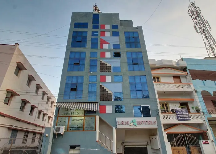 Oyo 37951 Lrm Hotels Tiruppur