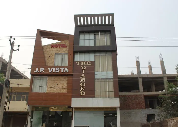 Hotel The Diamond Zirakpur