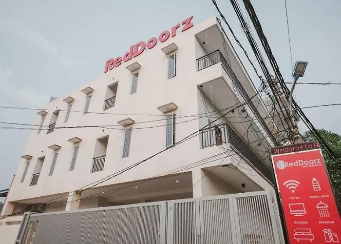 Reddoorz Near Taman Palem Hotel Jakarta