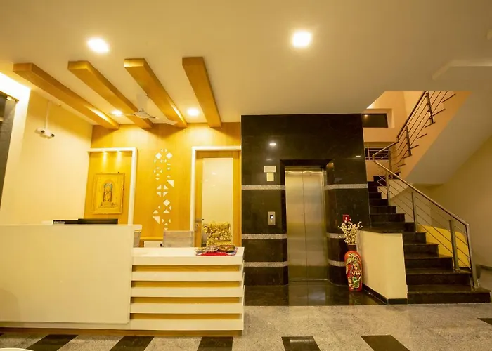 Ponnis Hotel Palni