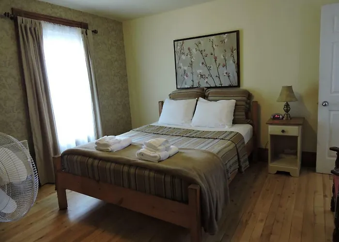 Auberge Ayer'S Cliff