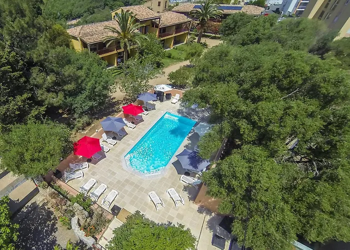 Casa Vecchia Rooms + Apartments Calvi 