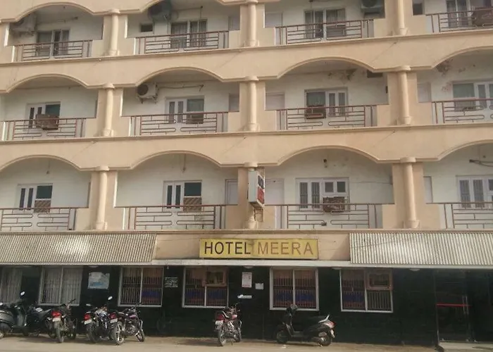 Hotel Meera And Meera Restaurant Dwarka 