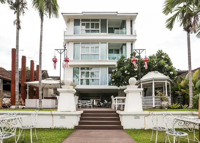 B2 Riverside Colonial Hotel Chiang Mai