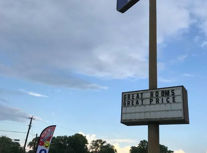 Country Squire Inn And Suites Coshocton
