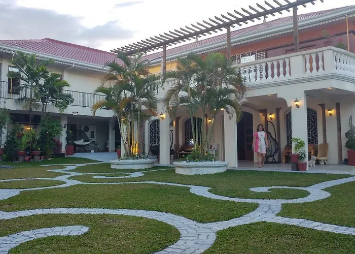 Casa Familya Hotel Batac