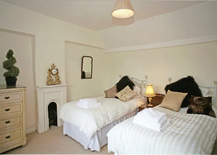 West End Lodge Esher