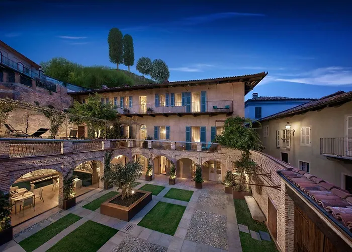 Il Cortile Di San Michele Bed & Breakfast Guarene