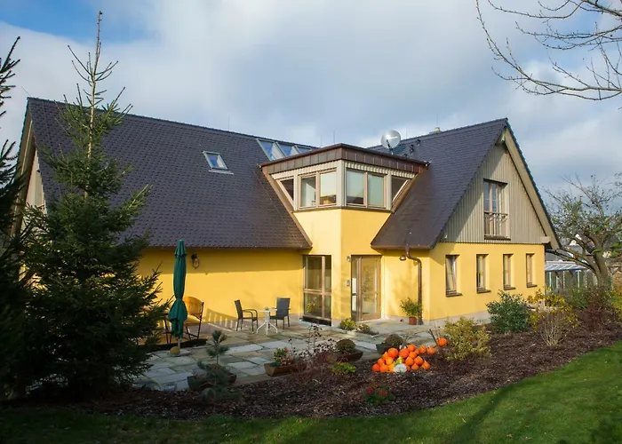 Pension Raupennest mit Blockhaussauna Bautzen