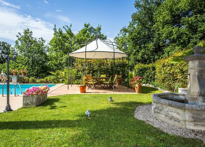Mas Du Roc Bed & Breakfast Grasse