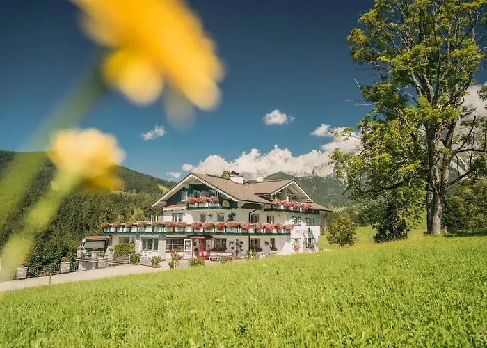 Landhaus Bergrast - charming Countryhouse&Summercard Ramsau am Dachstein