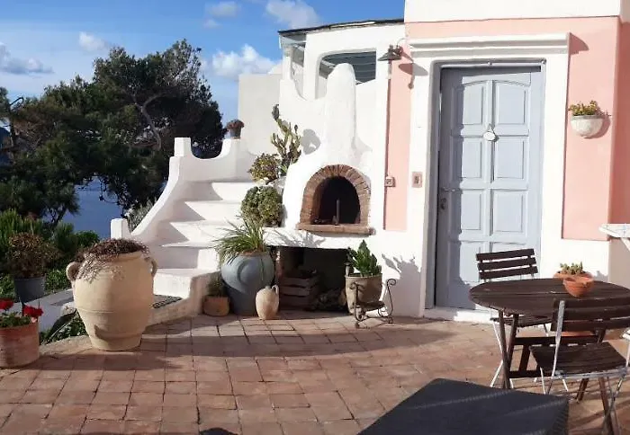 Bed and Breakfast Casa Carmela Ponza