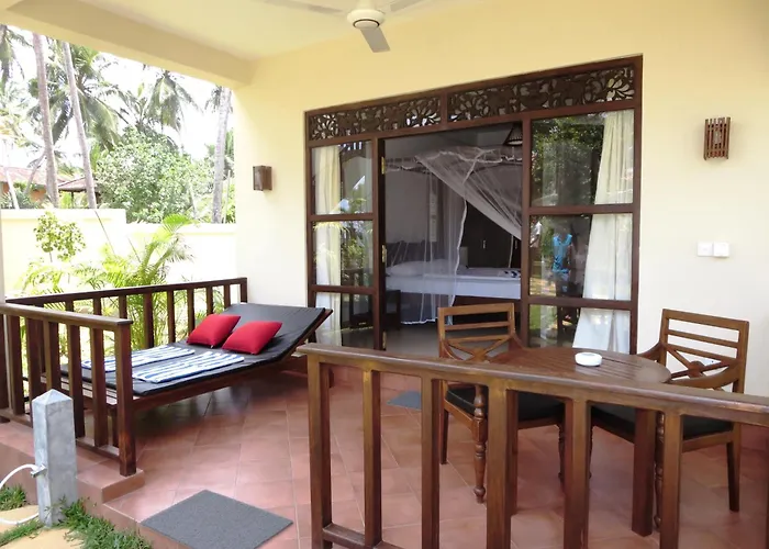 Lanka Beach Boutique Bungalows & Grand Villa Tangalle