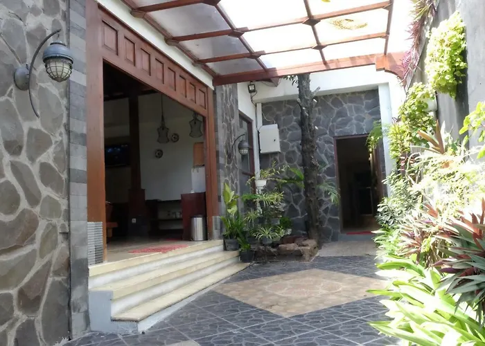Puri Langenarjan Guest House Yogyakarta