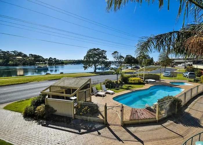 Emmanuel Holiday Apartment Lakes Entrance