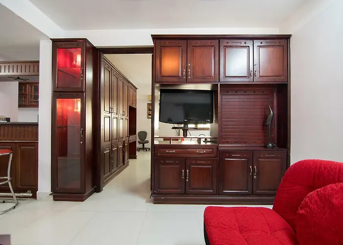 Reddoorz Near Cau Song Han 2 Đà Nẵng