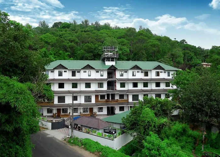 Enroute Thekkady Hotel
