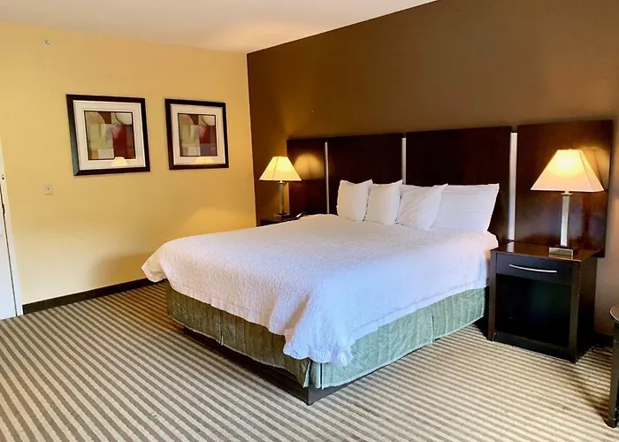 Whitney Inn & Suites Hamden