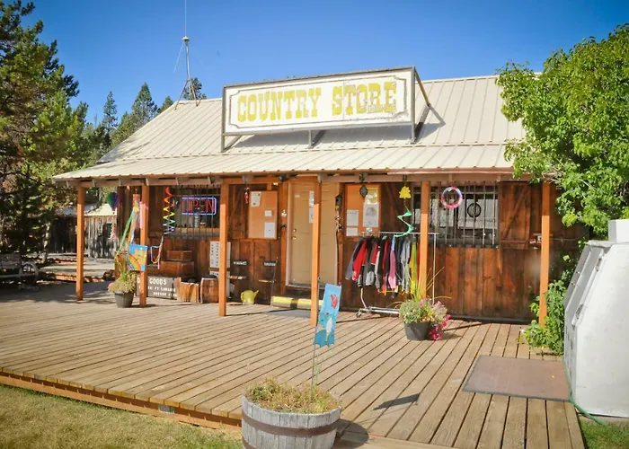 Bend-Sunriver Camping Resort Two-Bedroom Cabin 7