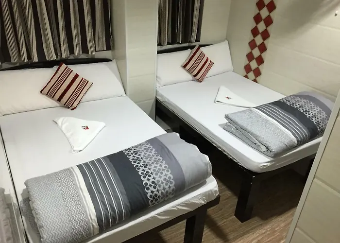Skyline Hostel Hong Kong