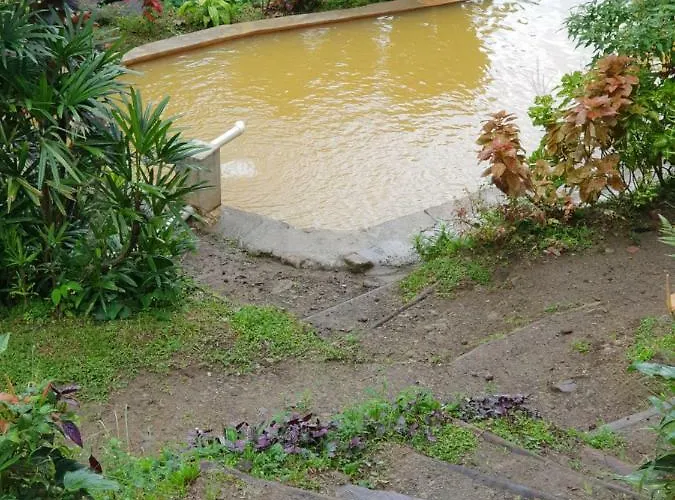 Ti Kwen Glo Cho Hotel Roseau