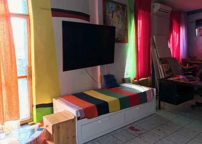 Sebarozvojove Centrum Vedy A Umenia S Ubytovanim Bratislava