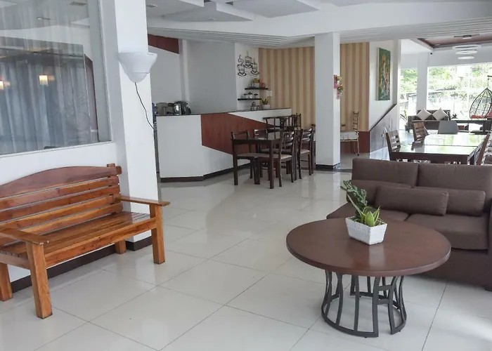 Tiptop Tower Suite Inn Dumaguete City