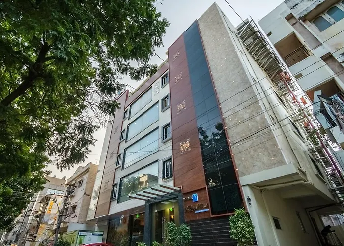V Royal Park Hotel Guntur