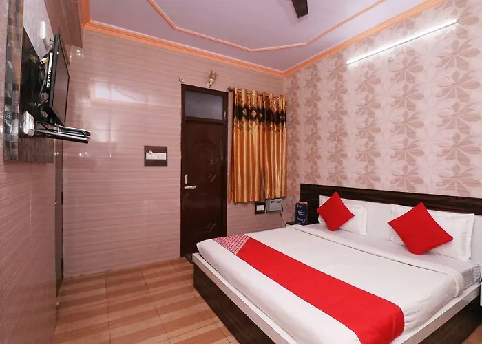 Hotel P R Palace Lucknow