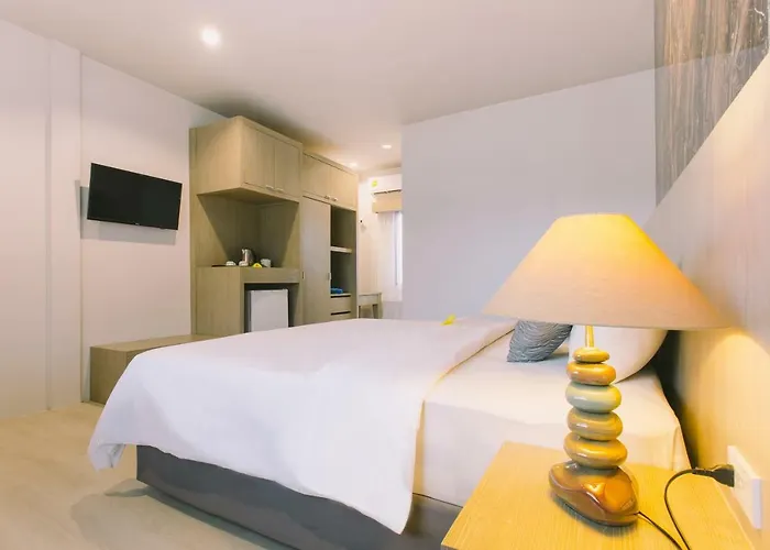 Fantasy Hill Bungalow Kata Beach 