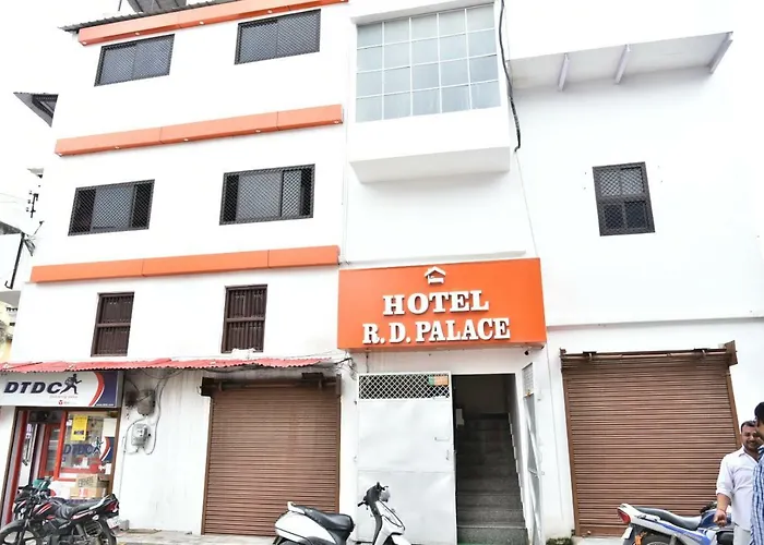 Hotel R D Palace Varanasi