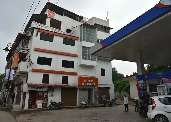 Hotel R D Palace Varanasi