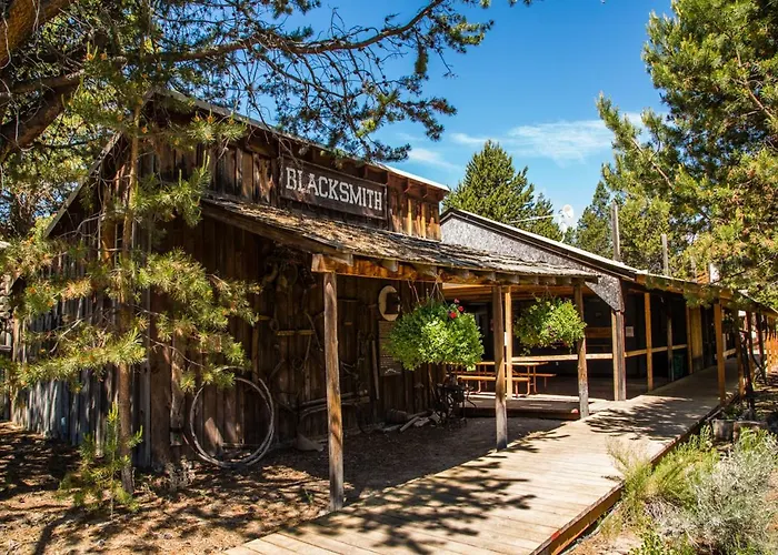 Bend-Sunriver Camping Resort Studio Cabin 6