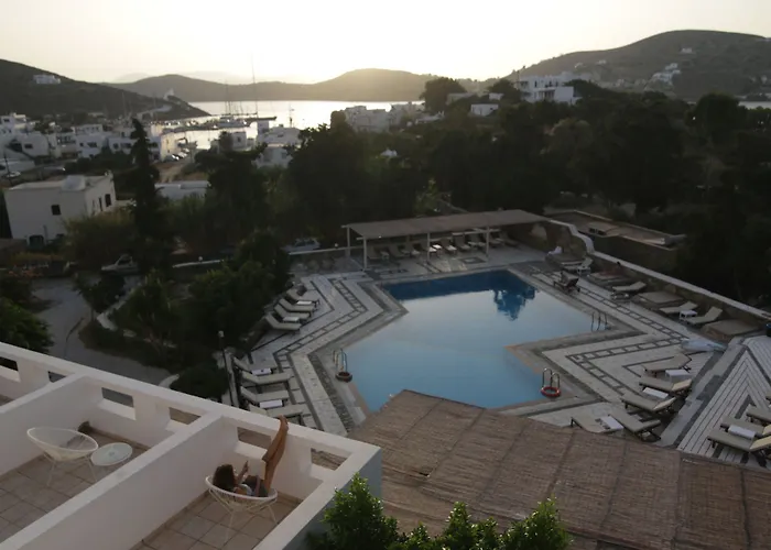 Armadoros Hotel / Ios Backpackers