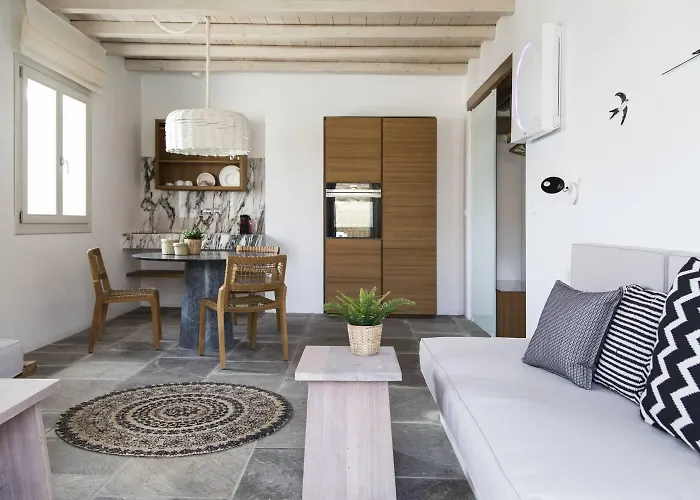Hide Out Suites Mylopotas