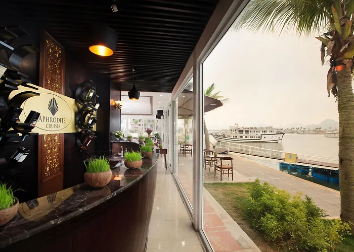 Aphrodite Cruise Ha Long