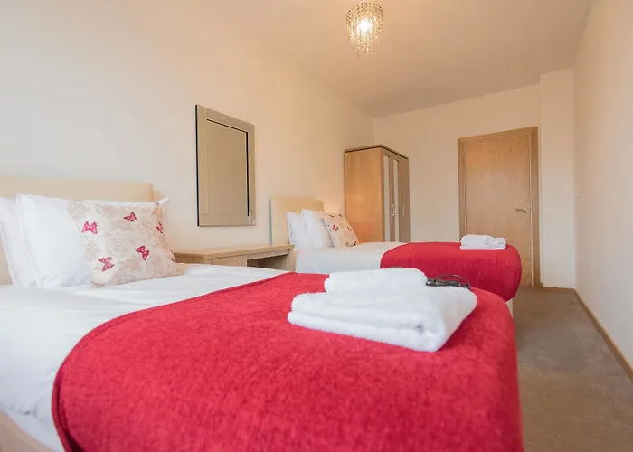 Hamilton Grace - The Quadrant Hotel Swindon