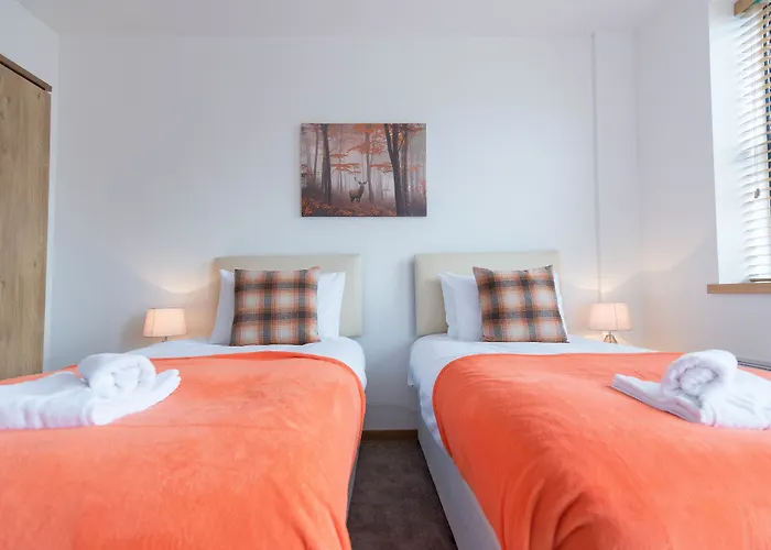 Hamilton Grace - The Quadrant Hotel Swindon