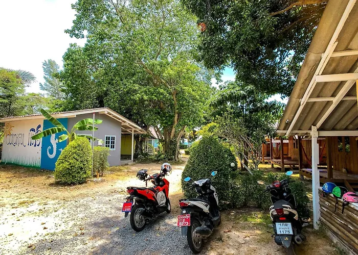 Hotel Colorful Hut Ko Pha Ngan