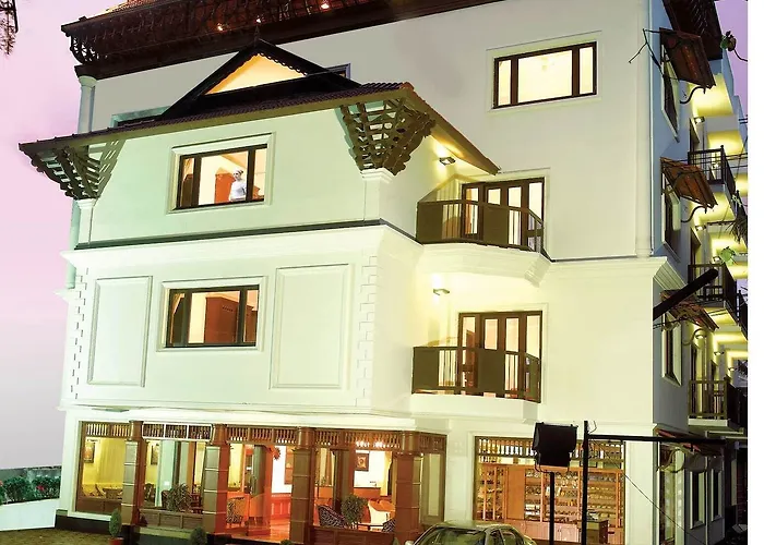 Grand Thekkady Hotel