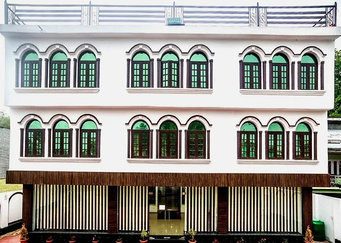 Hotel Ash Vale Srinagar 