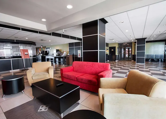 Travelodge By Wyndham Avenel Woodbridge