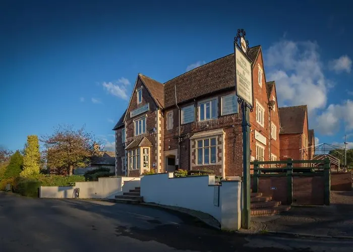 The Beacon & Railway Hotel Stonehouse 