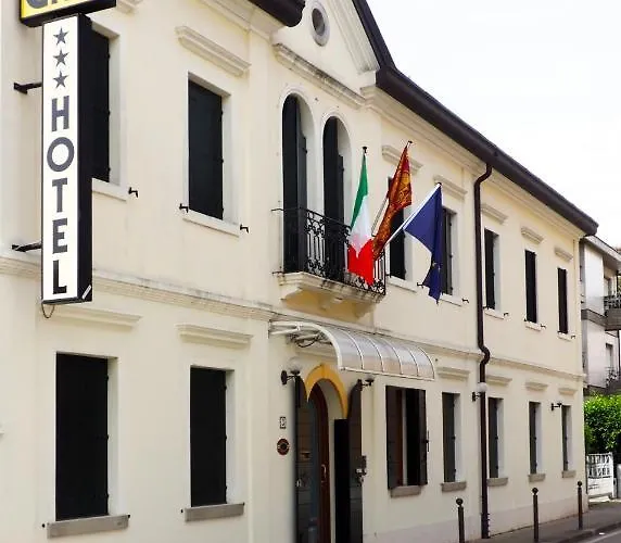 Hotel Cris Mestre