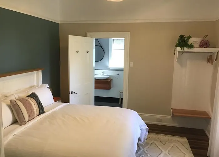 Harrison House Bed & Breakfast Strahan
