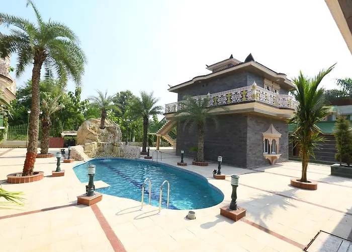 Mann The Palm Retreat Hotel Lucknow