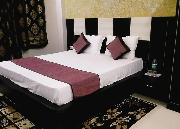 Rama Hs Bed & Breakfast Agra 