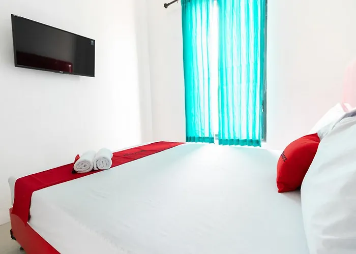 RedDoorz @ Jalan Dr Mansyur Medan 2 Hotel