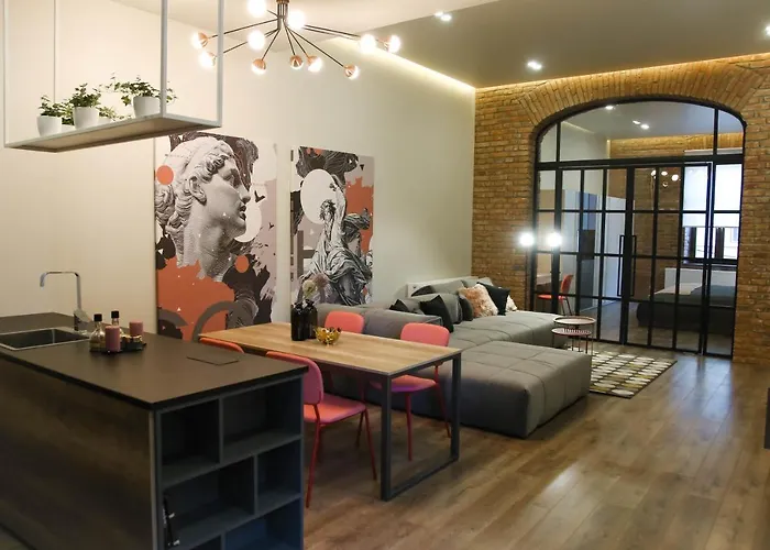 Apart Hotel на Трояндовой Чернівці